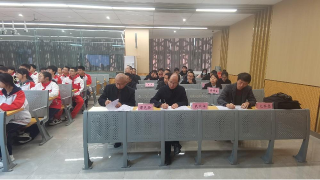 物理名师工作室第一次活动报道383.png