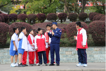 内江一中开展消防安全培训及疏散演练活动289.png