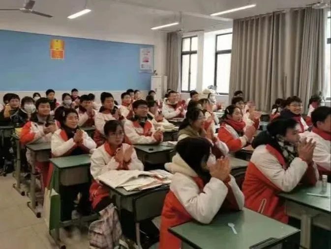 班级讲话.jpg