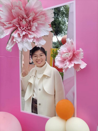 高2024届语文组及教师简介(1)(1)2012.png