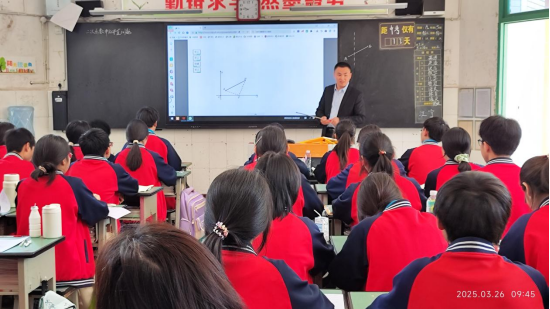 杏坛风暖唤新蕊，教苑花繁竞异芳547.png