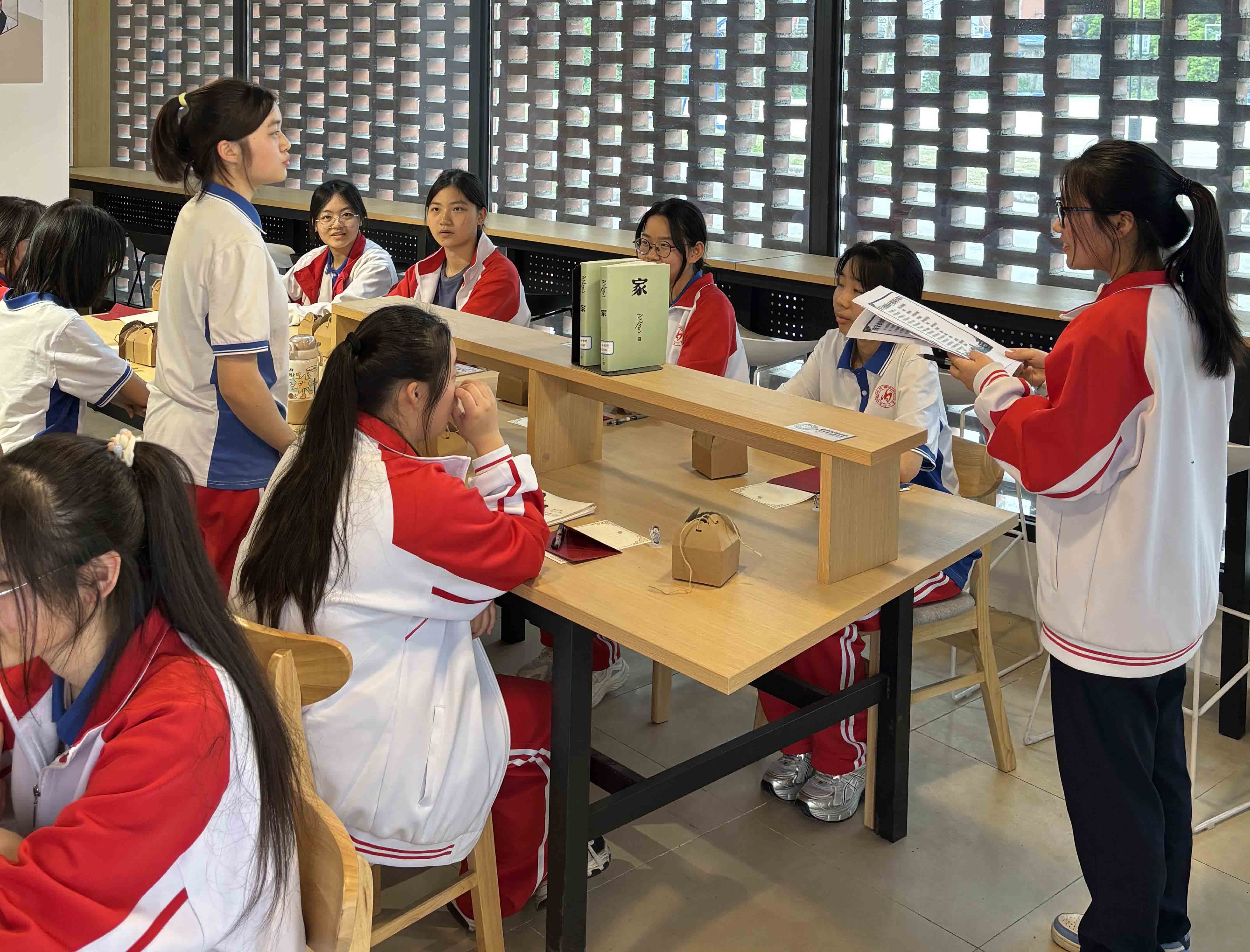 1745568692547001374.jpg 封面.jpg