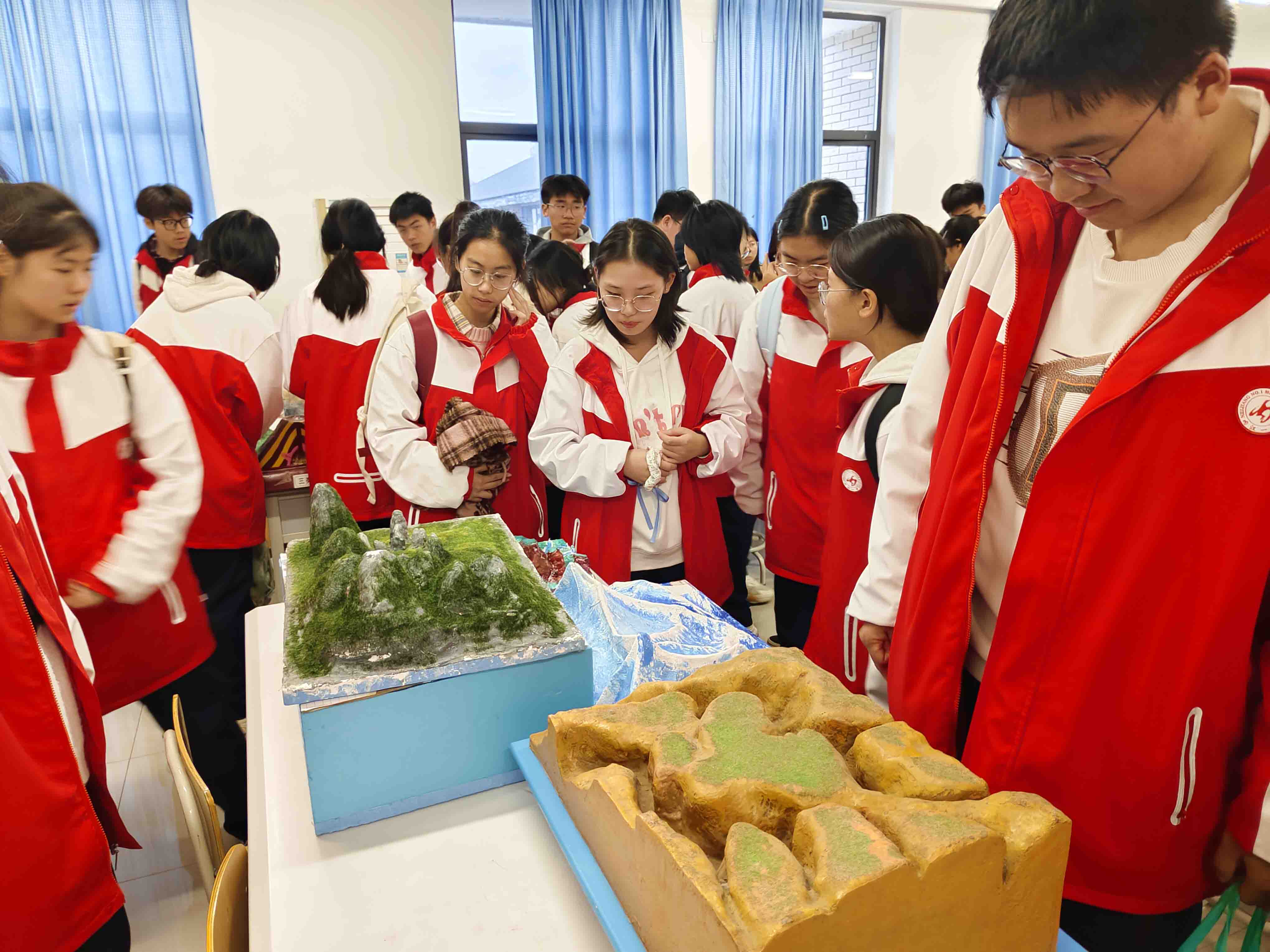 1764060975047062833.jpg 4.jpg