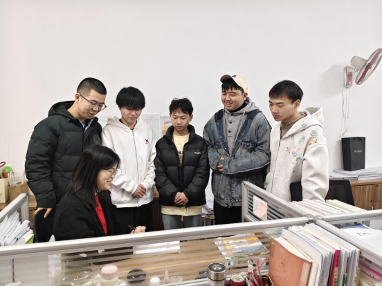 （定）校地协同育新人 德育实践促成长491.png