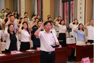 内江一中隆重举行庆祝建党105周年暨“七一”表彰大会(1)328.png